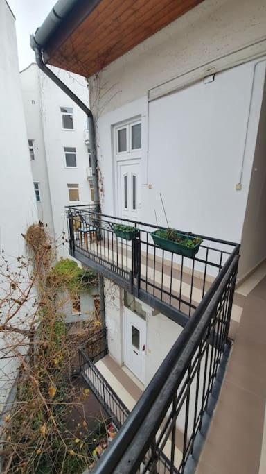Violet Apartment With Air Condition Budapest Ngoại thất bức ảnh